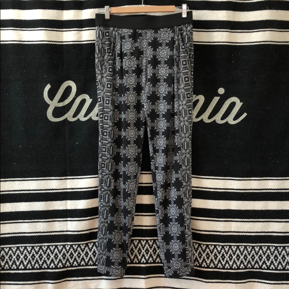 TOPSHOP Boho Patterned Jogger Pants